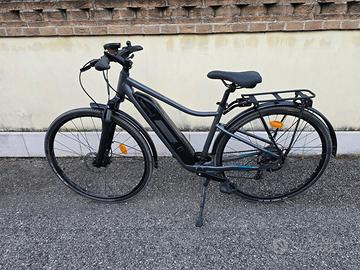 Bicicletta eBike touring Riverside 500e