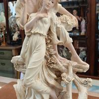 Scultura in resina coppia di innamorati 