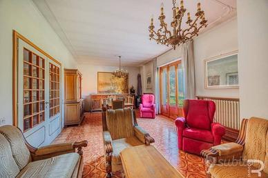 Villa ben tenuta in posizione strategica