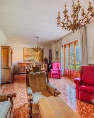 Villa ben tenuta in posizione strategica