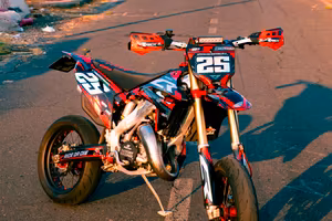 HONDA HM CR 125 R (ULTIMO MODELLO 2T OMOLOGATO)
