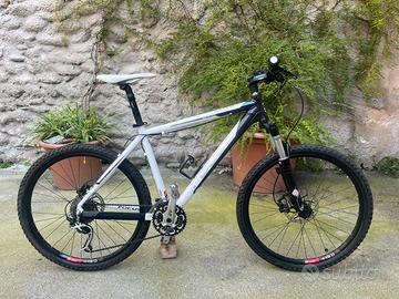 Bici Mtb muscolare Focus Black Forest 26”