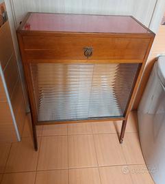 mobiletto con vetrinetta