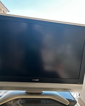 Televisore Sharp, 37 pollici, nero e argento