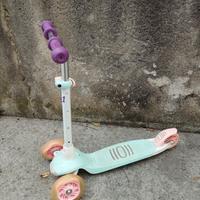 monopattino tre ruote