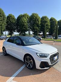 Audi A1 Sportback 30 TFSI Identity Black S-Line