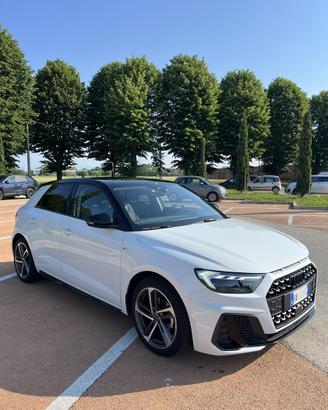 Audi A1 Sportback 30 TFSI Identity Black S-Line