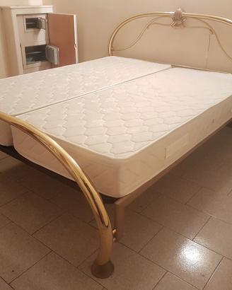 Letto matrimoniale in ferro dorato artigianale
