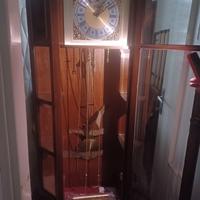 Orologio a pendolo a colonna