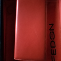 Portafoglio da donna in pelle. Fedon