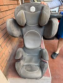 Seggiolino omologato per auto grigio