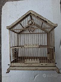 Gabbietta vintage in ferro per uccellini