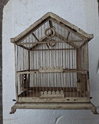 Gabbietta vintage in ferro per uccellini