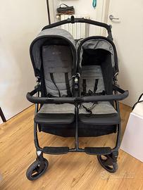 Passeggino gemellare/fratellare PegPerego