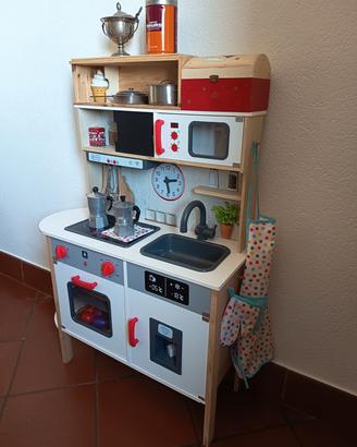 Cucina in legno per bambini
