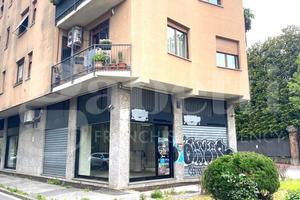 Negozio Monza [Via AnnoniVCG]