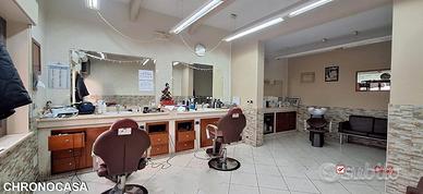 Me-centro, attivita' pluriennale di parrucchiere