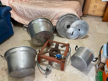 Attrezzatura passata di pomodori tonno fornellone