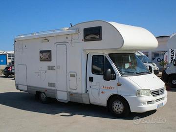 Camper 6 posti letto e 6 viaggio con garage, 2003