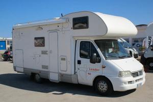 Camper 6 posti letto e 6 viaggio con garage, 2003