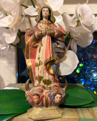 Antica madonna immacolata intagliata in legno