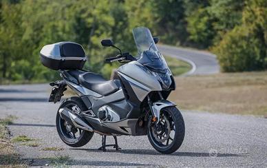 Honda integra 750 dct