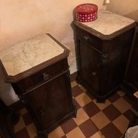 Coppia di comodini napoletani in legno massello