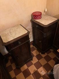 Coppia di comodini napoletani in legno massello