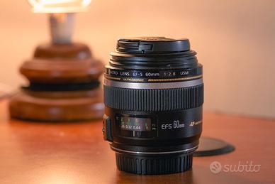 Obiettivo Canon EFS 60mm f2.8 Macro USM + Paraluce