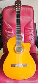 Chitarra Yamaha classica elettrificata cg110ge