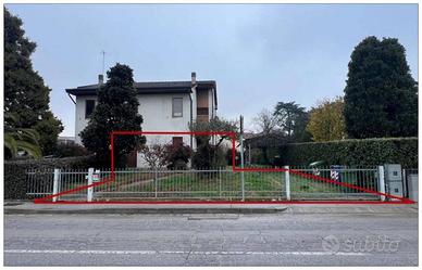 Immobile in asta di 178 m² con 4 locali e box auto