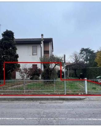 Immobile in asta di 178 m² con 4 locali e box auto