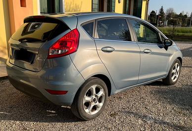 Auto Ford Fiesta GPL 1400