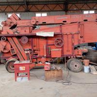 Trebbiatrice d’ epoca per cereali