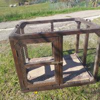 Gabbia-voliera artigianale fatta a mano.