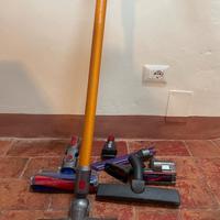 Aspirapolvere senza filo DYSON con accessori