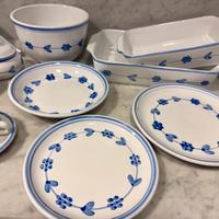 Servizio Piatti Pervinca di CALECA dipinto a mano