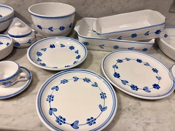 Servizio Piatti Pervinca di CALECA dipinto a mano