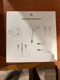 World travel adapter apple