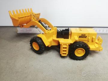 MOVIMENTO TERRA - Modellino 1:50  , marca JADI.