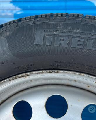 Gomme Pirelli 175/65 R15 con cerchi per MINI