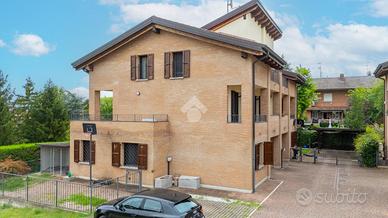 PORZIONE DI BIFAMILIARE A QUATTRO CASTELLA