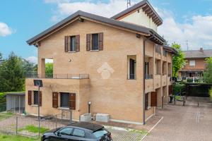 PORZIONE DI BIFAMILIARE A QUATTRO CASTELLA