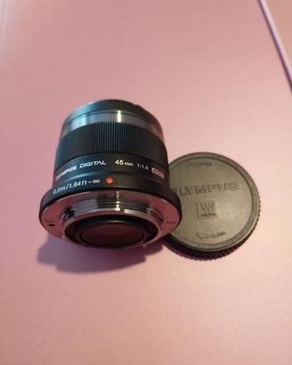 Olympus Obiettivo Zuiko 45mm f/1.8 Micro 4/3