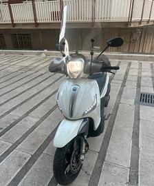Beverly 350