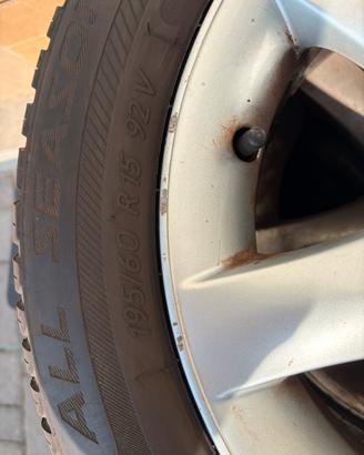 195/60r15 92v