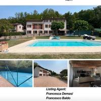 Villa con piscina e campo da tennis