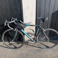 Bianchi full carbon L/XL- campagnolo centaur 10v