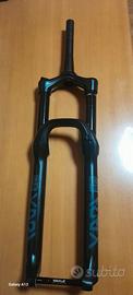 ROCK SHOX YARI