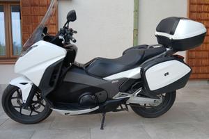 Honda Integra NC 750 DE